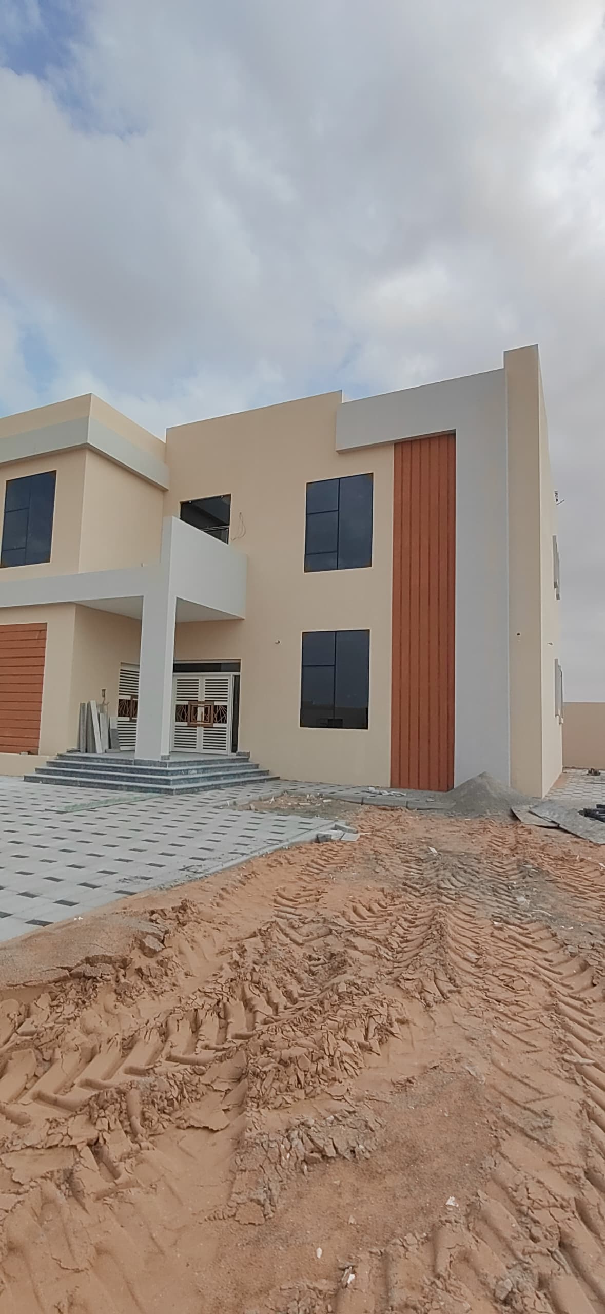 Completed residential villas in the UAE — view 5